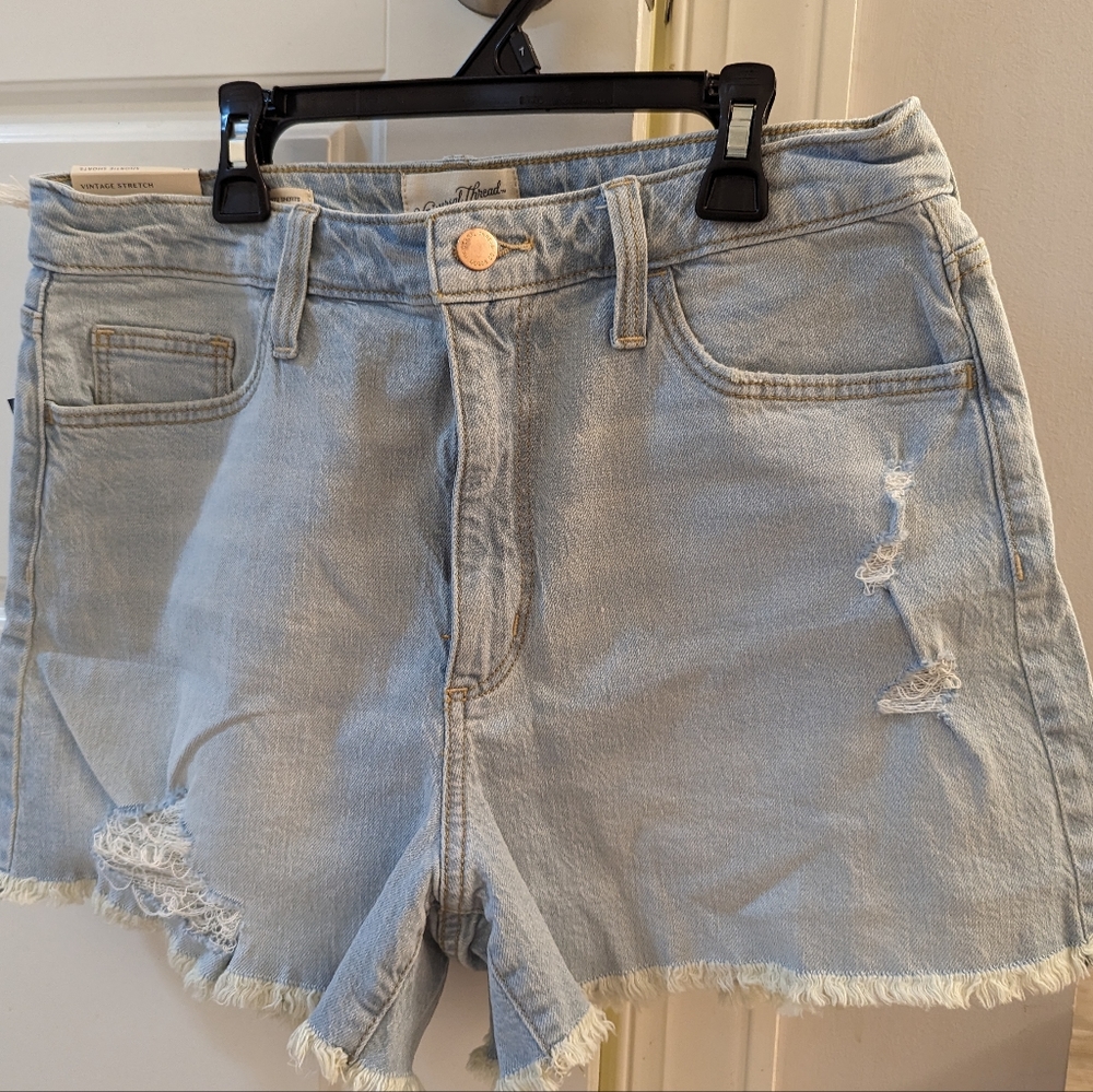 Light denim shorts - curvy, stretch from Universal Thread - size 10 -NWT